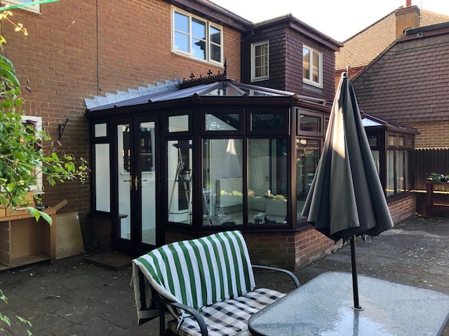 prefixsystems's tweet photo. Keeping it Classic β¨ππΌ Rosewood, glazed conservatory roof installed by @Nuglaze1.
#glazedroof #classicroof #conservatory https://t.co/Hdw6l4sAVg