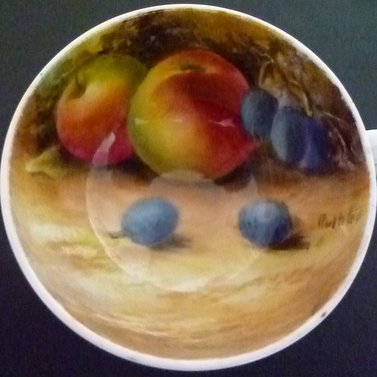 #Volunteer Ruth told us about her #FavouriteObject:

"They are both tiny objects &amp; all the better for having been ‘discovered’ in local charity shops. The delicate, vibrant ‘fruit cup’ is not stamped but I’m pretty sure it is RW ... I couldn’t believe it hadn’t been snapped up."