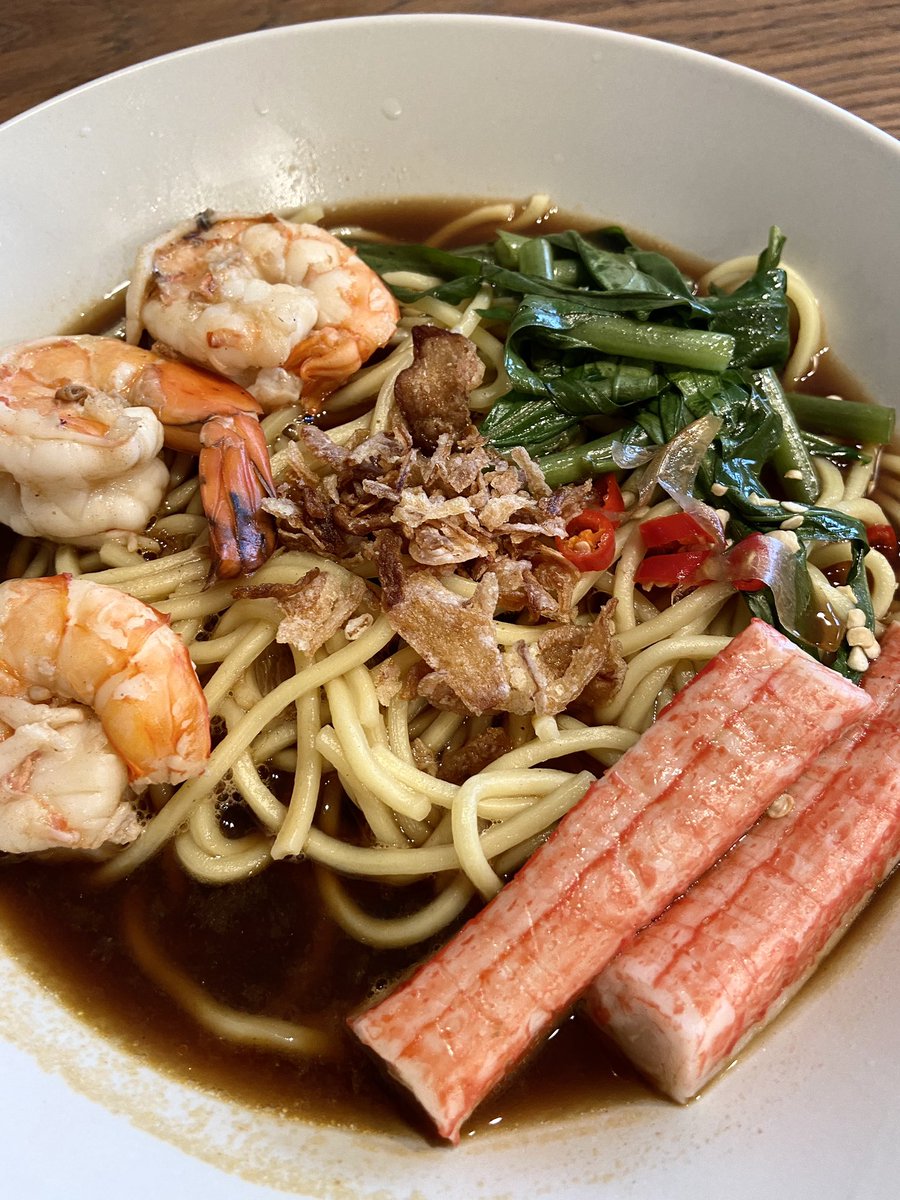 _ahcy_'s tweet photo. Nice cooling weather calls for something soupy! Took hours to boil the broth but minutes to finish it. https://t.co/sPuFkFKKsA