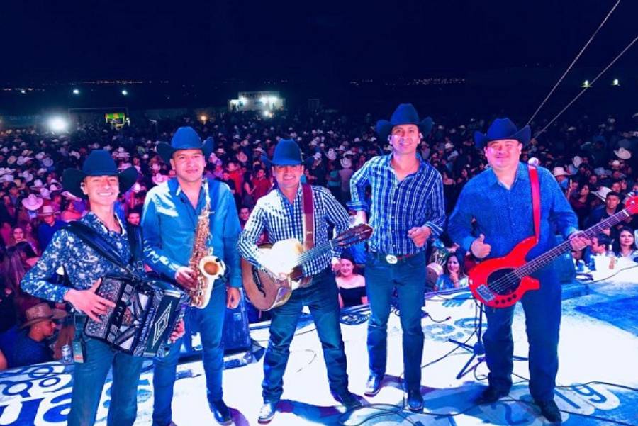 MusicaArranque's tweet photo. Tremendas rolas: Conoce a Los Tremendos León, puro talento hecho en Durango.
Lee la nota aquí ▶️  https://t.co/JRYJdtBBWA

Visita nuestro canal “Música de Arranque“ en Laneta 🎸

📷 Vía:  talentosmusicgroup

#mexico  #as #fuerzaregida #rancheras #sinaloa #lostremendosleon https://t.co/7agjHRZBci