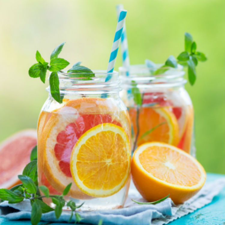 🍀 FORTES CHALEURS 🍀 Se désaltérer oui ! Découvrez le top des 7 #aliments : pour salades, jus, smoothies, à simplement croquer... 
bioalaune.com/fr/actualite-b… via @Bioalaune_com #Chaleur #Canicule #Alimentation