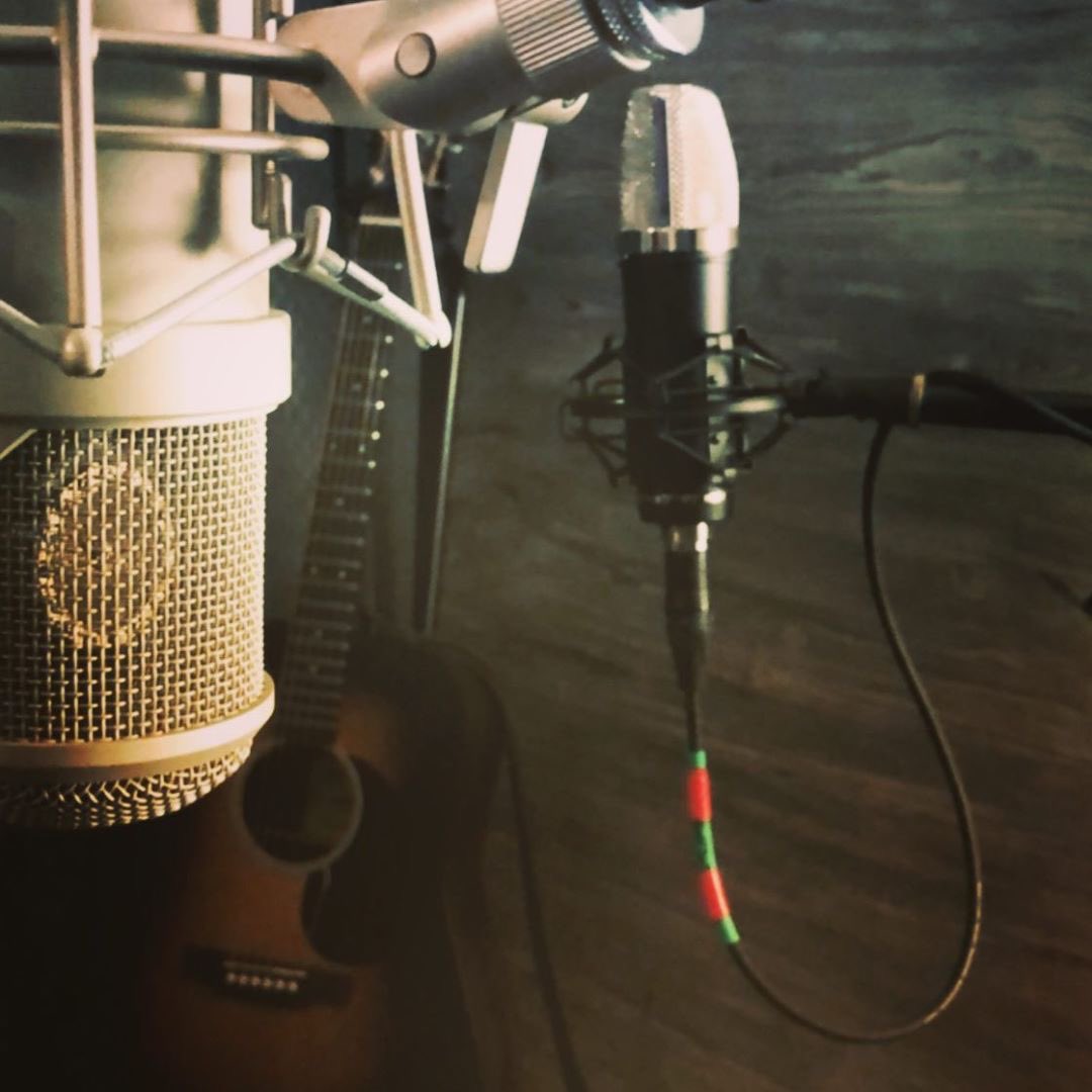 LautenAudio's tweet photo. 🧐Caption? Double trouble? Transformers? (cause they both have transformers?😅). The caption struggle is real...
#FamilyOwned #microphone #fc357 #la220 https://t.co/DNKkOgcdIg