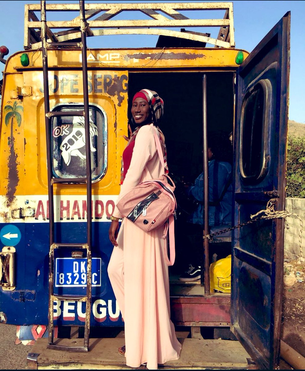 On arrive à la partie la plus intéressante. Il s’agit de l’histoire du car rapide pour les couleurs et les dessins que vous voyez tous les jours. En fait il faut savoir que le jaune - blanc - bleu fut imposé par le ministère des Transports (je me demande c’est l’idée de qui)