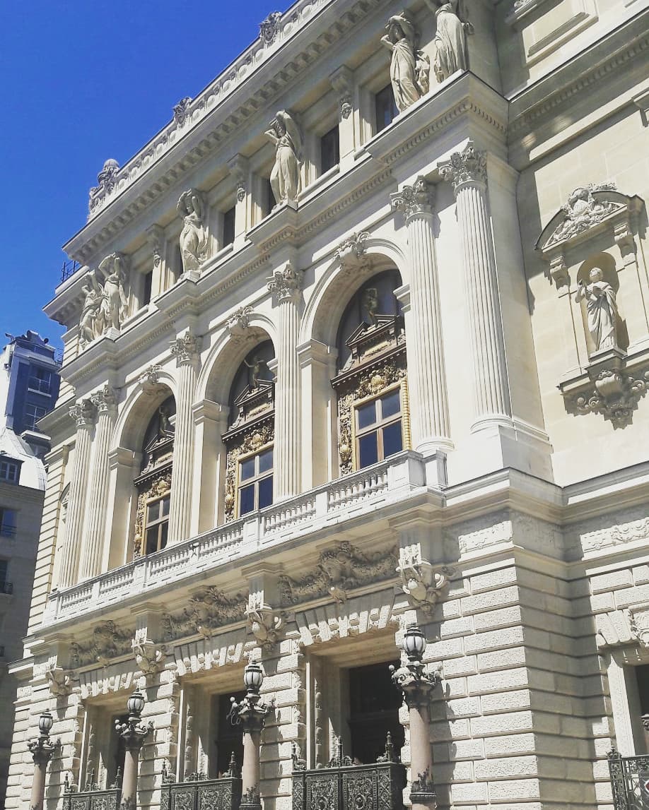 HeleneHPDV's tweet photo. 🎶Quel bonheur pour @Francetele de retrouver l'@Opera_Comique où nous filmons un concert de la @MaitrisePopOC sous la direction de @konesara
👌à voir dès le 28 @ftvculturebox
Réal Julien Faustino
Prod ElectronLibre
#servicepublic #opera #operaisopen #keepOperaOpen #jeunestalents https://t.co/nmG1gaASvr