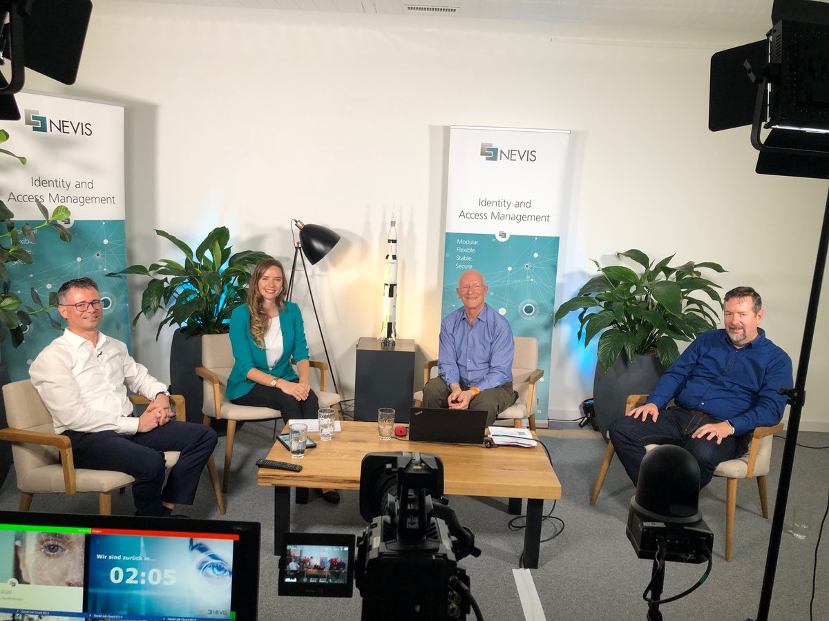 Jetzt läuft die Panel-Diskussion unter dem Motto “Krisenzeiten nutzen, um sichere digitale Dienste aufzubauen”. Mit Thomas Zangerl von @AdNovum <a href="/Astroclaude/">Claude Nicollier</a> und <a href="/sschweiz/">Stephan Schweizer</a> moderiert von <a href="/sunniejaye/">Sunnie J. Groeneveld</a>