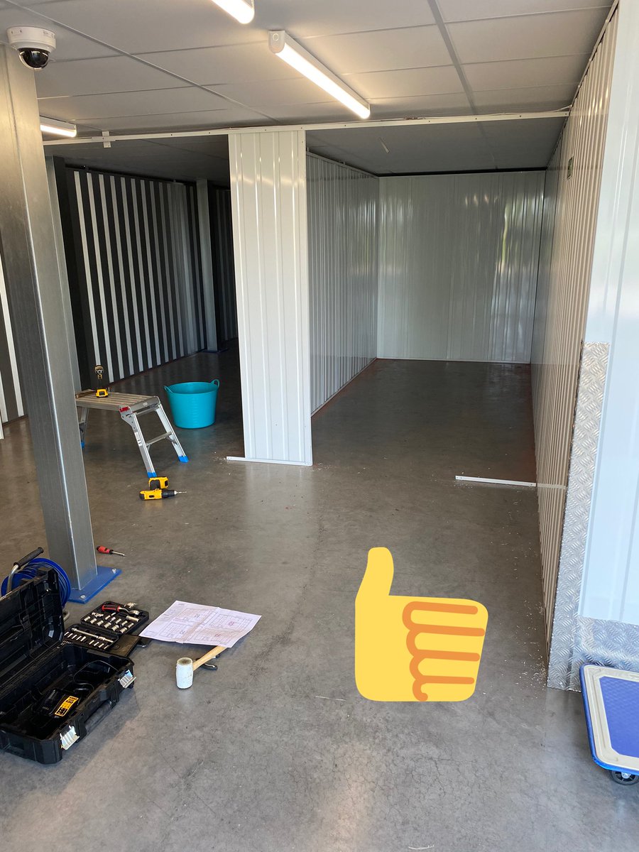 StoreGuardian's tweet image. Day 1 of our goods lift installation. @ptiaccess and @Kuboid_UK getting everything prepped for the lift installers. 

#selfstorage #storage #lift