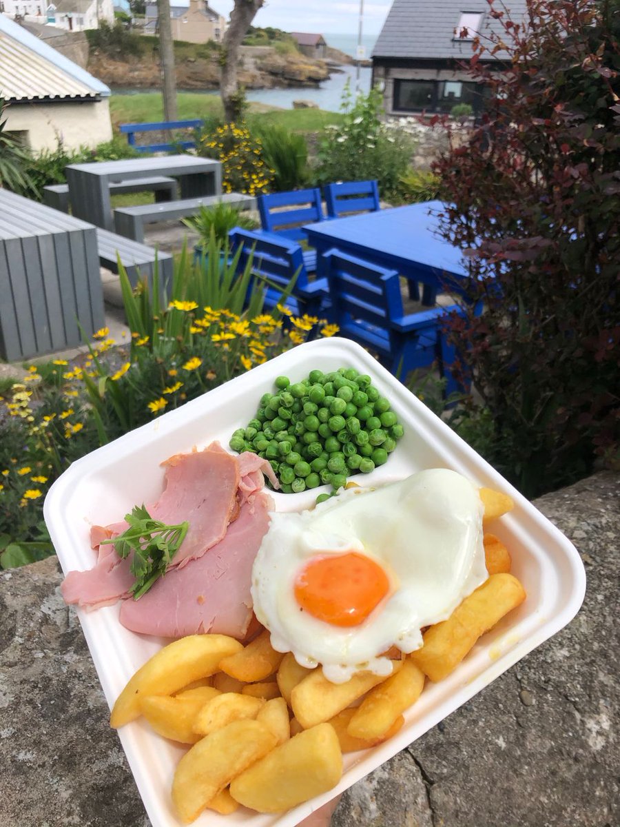 Annspantry's tweet photo. Today’s Lunch Specials
Ham, free range fried egg, chunky chips, peas £7
Veggie burger,  chili mayo, chunky chips £7
Smoked salmon pate, bavarian bread, dressed salad £7
Breaded panko prawns, aioli, chunky chips, dressed salad £8 https://t.co/5DaBurek9L