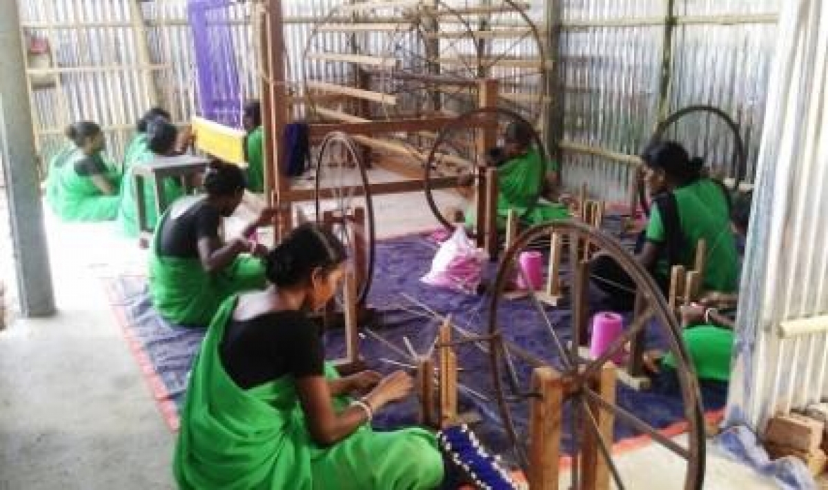 csrboxorg's tweet image. Motif development, Tie-Dye using natural colour, Financial management

3. Formation and strengthening of Weaver cluster

To download the full proposal, visit - csrbox.org/India-CSR-proj…

#ProposedProject #WomenEmpowerment #TribalWomen #Training #ClusterFormation #Weaving
(3/3)