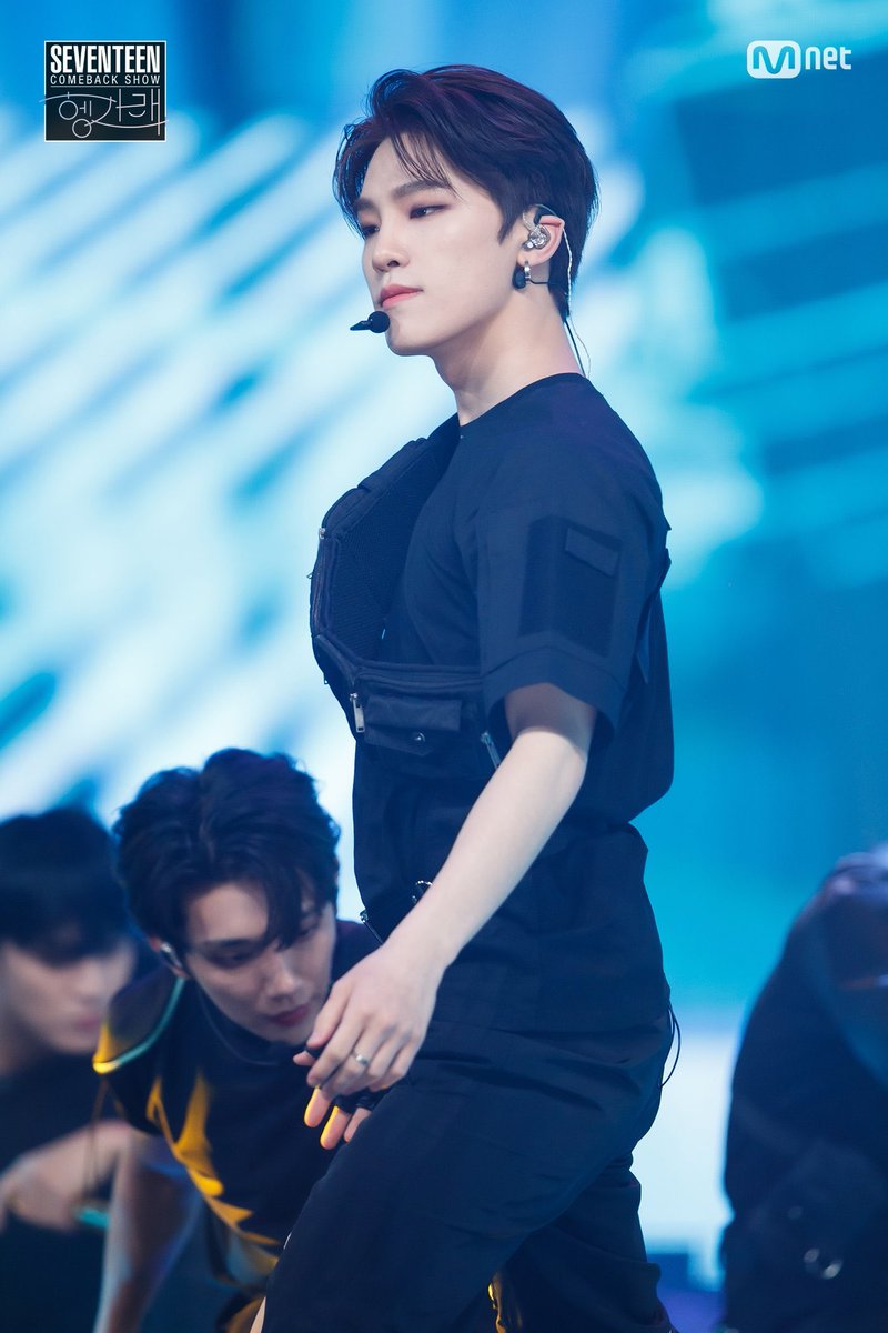 miraclechannie's tweet photo. this fit on him oh my god https://t.co/snppMk6yJI