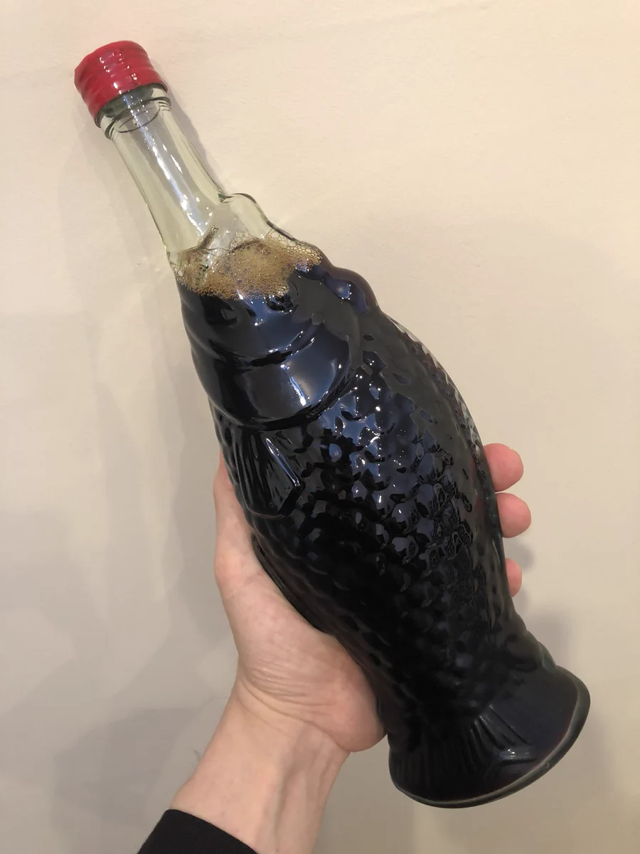 家に帰ったらワインボトルに醤油が入っていた。間違えて飲むわｗｗ