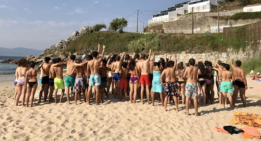 CaritasSdeC's tweet photo. Los niños nacidos entre  2008 y 2012 podrán disfrutar de uno de los cuatro turnos de colonias de verano de siete días de duración organizados por Cáritas Santiago, comenzando el dia 10 de agosto y esta organizado por el programa Cativos donde se informa a los interesados https://t.co/fXmbZfe8bx