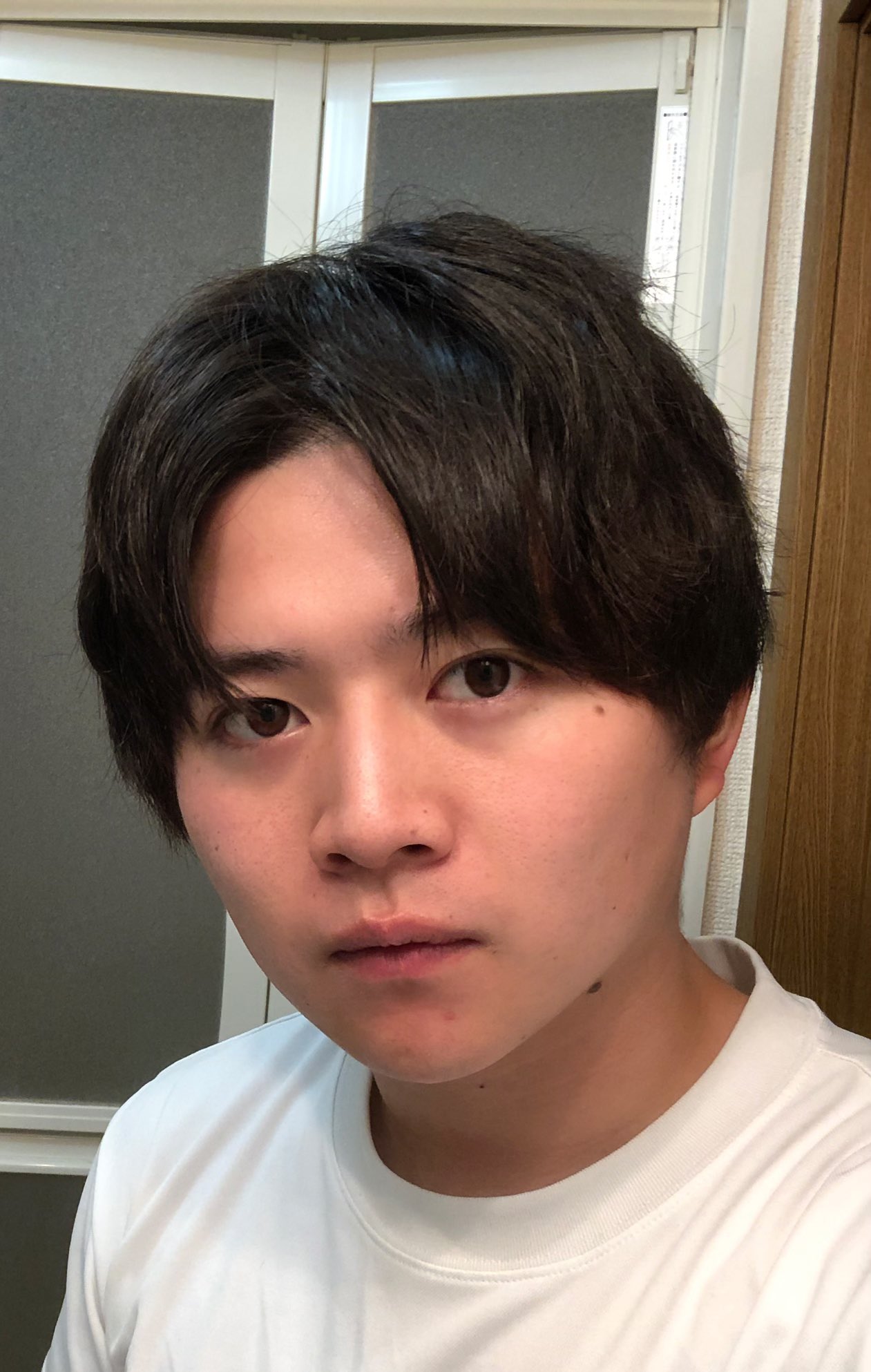 توییتر 西井幸人 در توییتر 最近流行りのセンターわけ 全然セット上手くいかないし自撮りするの恥ずかしい いつも同じ髪型なのでもう少しバリエーションを作りたいお年頃 センターわけねー 僕ちんおでこ出すほうが良い 下ろすほうが良い とりあえずこの写真