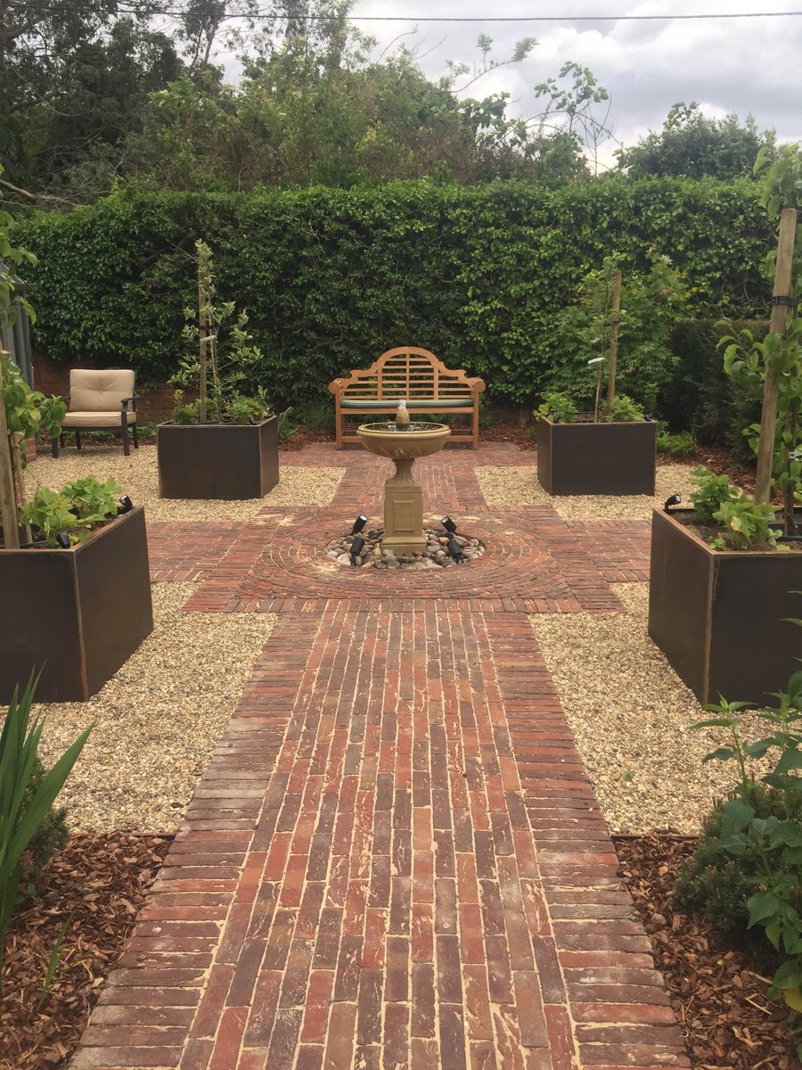 llevelogd's tweet photo. Kitchen garden near Maldon, Essex now complete. A beautiful @Alitex greenhouse dominates this traditional garden. Dorset Antique pavers from @ChelmerValley and water feature from @chilstone

#gardendesign #kitchengarden https://t.co/kqcaNJuFTP