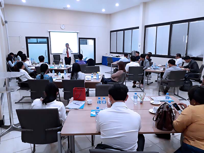 SME_Laos's tweet photo. Lao in Business toolkit from June 22 to 26 to learn how to manage finances👍 #SSC #smelaos.com https://t.co/0ZSSaXMCcT