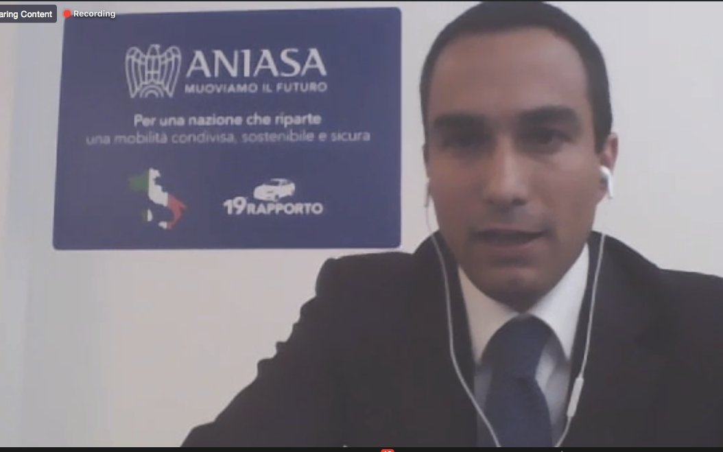 ANIASA_'s tweet photo. Dopo un'analisi dei mesi appena trascorsi, insieme a @DiloretoG parleremo del futuro della mobilità. Tra poco, alcuni dati della ricerca effettuata da @Bain_Italia. #rapportoaniasa2020 https://t.co/lH3VWiHZgQ