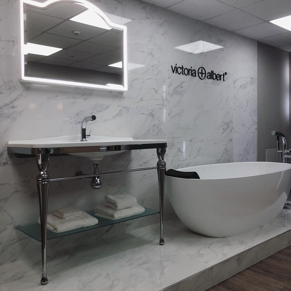 AcaeliaKB's tweet photo. We’re excited to finally showcase our completed @Vanda_Baths #display 🤍Featuring their Barcelona bath and Candella washstand, we have the perfect example of how to achieve simple elegant beauty in your new #bathroom. Visit our #Macclesfield #Showroom to see for yourself! https://t.co/mh8YApew2j