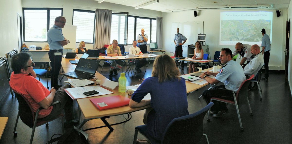 MarcLopezEnsosp's tweet photo. 1ère semaine #GestionDeCrise pour la #Formation #ElèvesColonels #SPP. Sous l'animation @ENSOSP #ForCrise, séminaires thématiques ou mises en situation professionnelle en COD ... à suivre :-) https://t.co/qiThl7FFe3