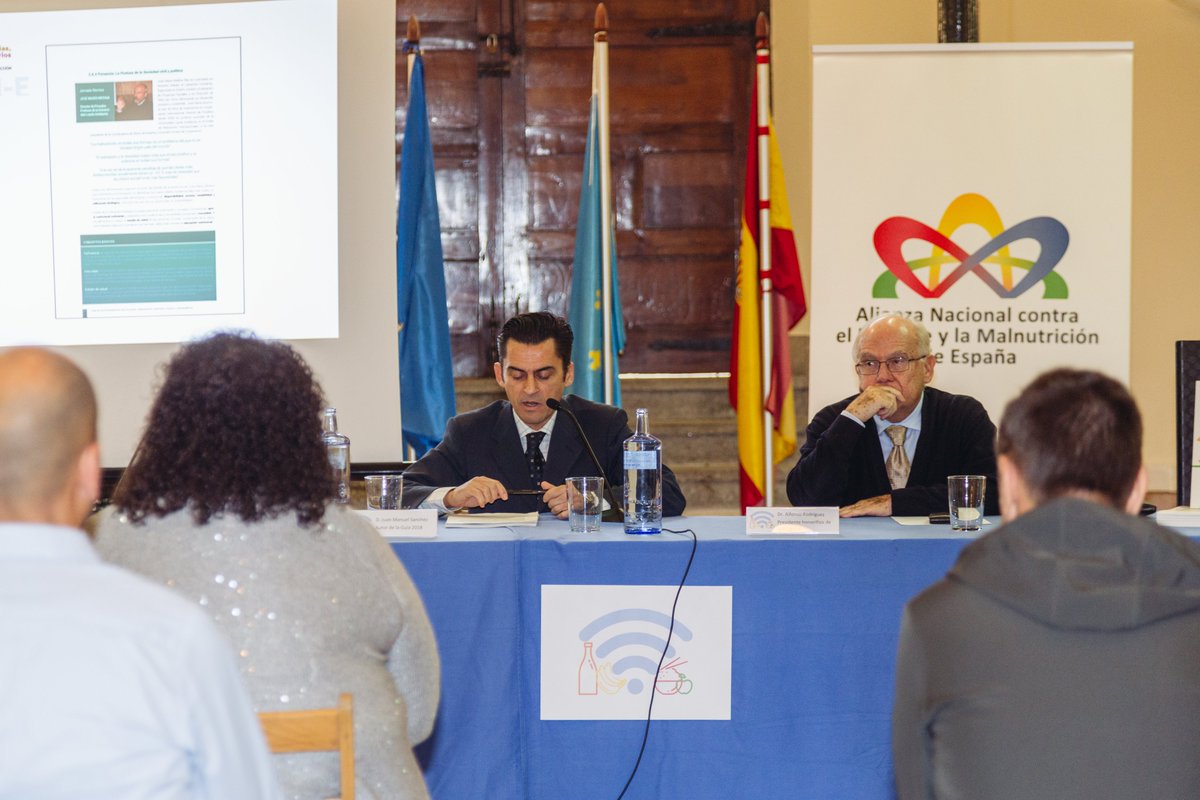 La guía recoge las conclusiones del VI Encuentro, en el que participaron #periodistas, #divulgadores y profesionales de la #publicidad y la #comunicacióncorporativa. 

¿Qué responsabilidad tienen los medios y la publicidad en nuestra alimentación? 

alianzacontraelhambre.com/nueva-guia-de-…