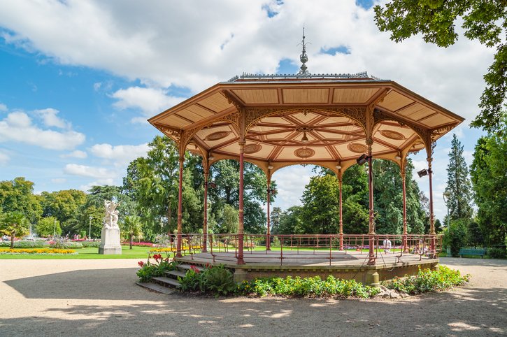🌳🌳 Médaille de bronze pour #Rennes, 3ème au classement des villes les plus vertes de #France ! 
👉2,94m² de parcs pour dix habitants 🥉 Détails et classement >forbes.fr/classements/to…