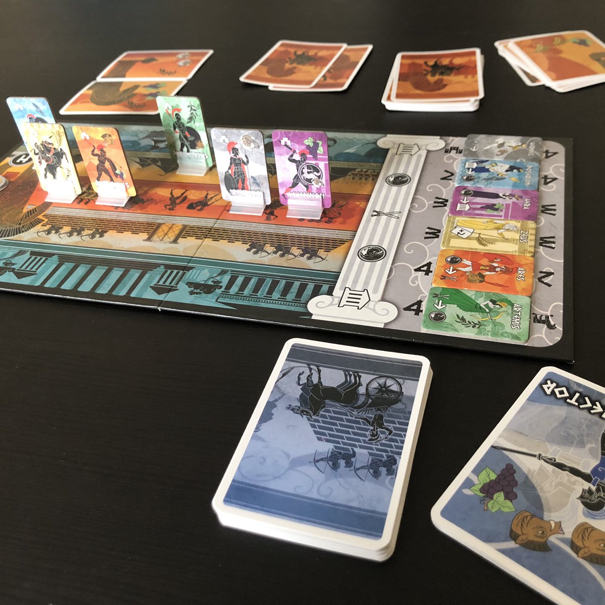 3squinalectura's tweet photo. 🎲🎲 Mi recomendación para hoy es Troia de @Guerrademitos un juego para dos personas de lo más adictivo https://t.co/FXal2KhcQO https://t.co/UKnCT8LpI1
