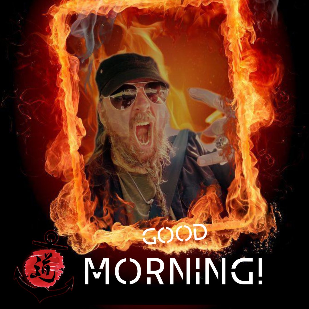 soul_pagan's tweet photo. Moin Moin eine Powergruß. Sport und Heavy Metal. Mal gucken wie lange es hält. Hehe.. #heavymetal #metalmorning #morningmood #workingatoffice #nerd #beardedman #gameratwork #gamer #streamer #powerday #fitness https://t.co/rUVe5bbqep https://t.co/8NOc5PXMnr