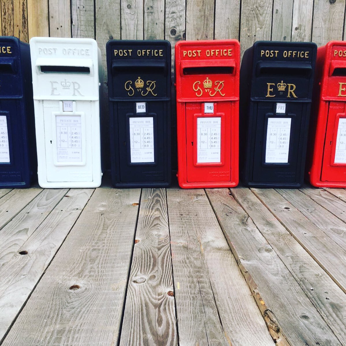 Elizabeth & Stevens tweet media