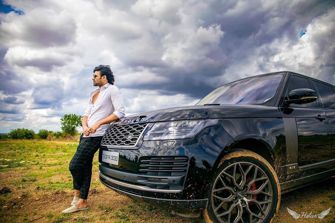Ragalahari's tweet photo. His look is totally badass and is giving us major long-drive goals. ๐ฅ๐ @BSaiSreenivas
#SaiSreenivas #BellamkondaBoy #BadassLook #Ragalahari https://t.co/0WxRcmI0oT