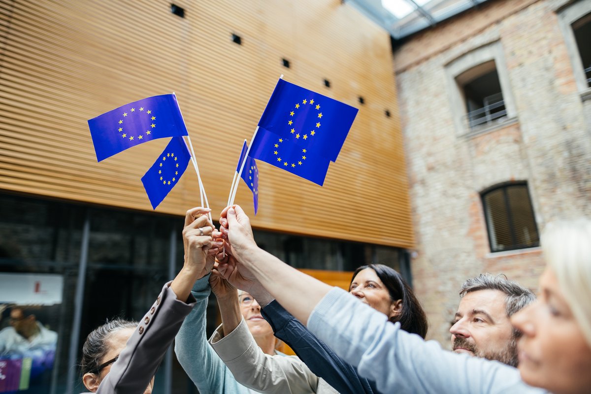 DAAD_Germany's tweet photo. #Bildung und #Wissenschaft für ein starkes #Europa! Die #DAAD-Forderungen an die kommende 🇩🇪 deutsche EU-Ratspräsidentschaft unter https://t.co/GKDhhMeY4N 🇪🇺 #Wissenschaftsfreiheit, #Erasmus und #Brexit @GermanyintheEU @Europarl_EN #EU2020EN #EuropeUnited https://t.co/2NxZYRY6B0