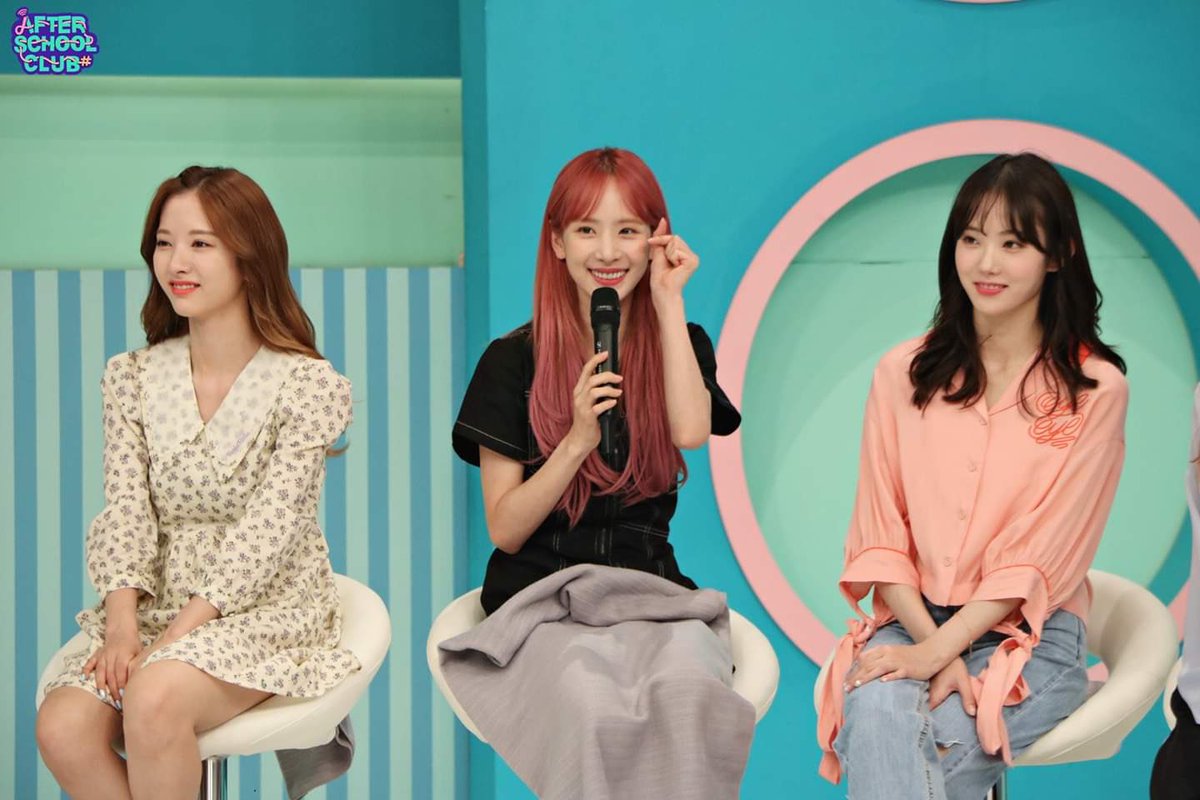lugallery's tweet photo. ★☆    after school club update https://t.co/Du9tWHmr77