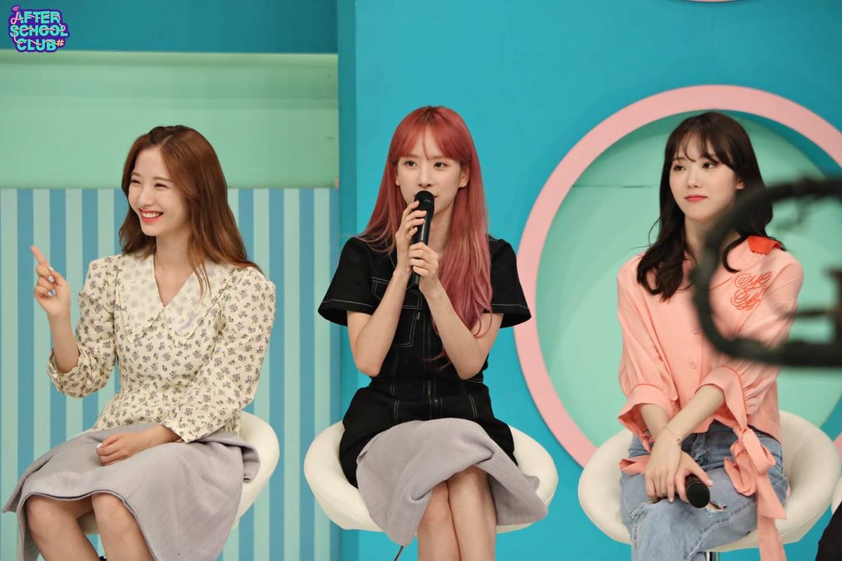 lugallery's tweet photo. ★☆    after school club update https://t.co/Du9tWHmr77