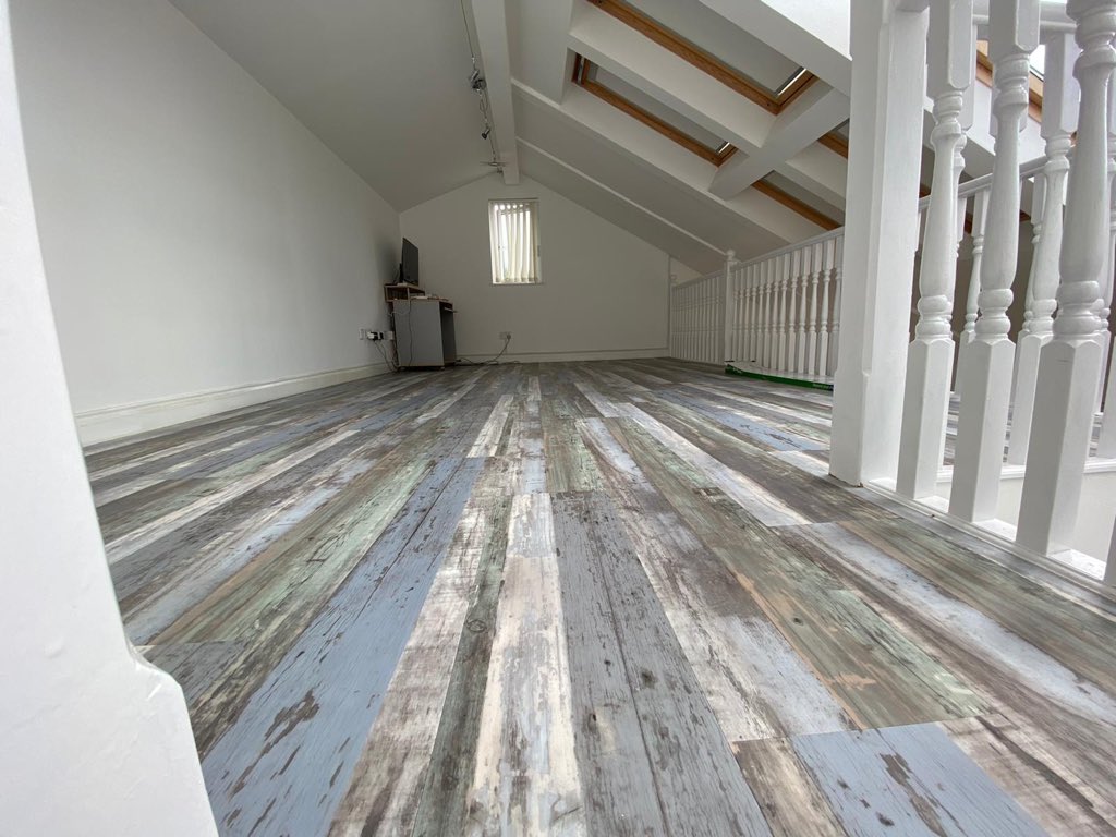 greenfloruk's tweet photo. Here’s a floor to put a smile on your face! The Green-Flor ‘Harbour Yard’ courtesy of Finishing Touch Flooring in #barnstaple #devon.  #homeinspo #flooringspecialist #lvt #designgoals #stylishinteriors #uniqueflooring #myinterior #greenflor #cornishdesign #devondesign https://t.co/USThKXB5uG