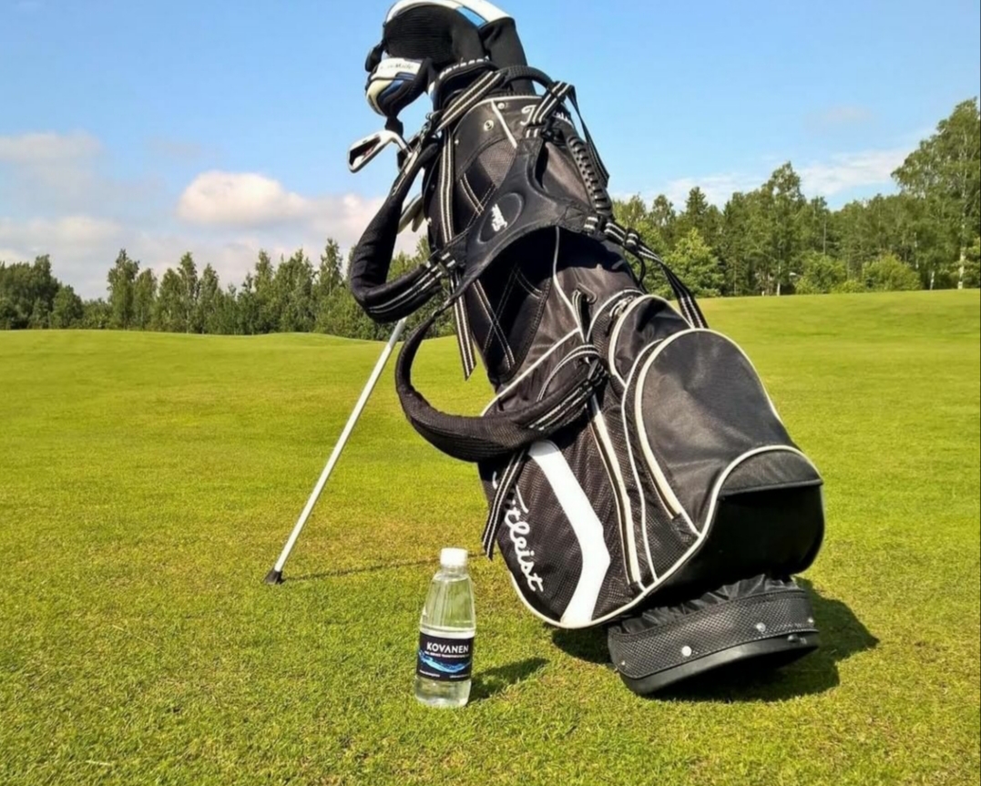 KovanenTM's tweet photo. Kuuletko viheriön kutsun?⁠ ⛳️
Varaa kiinteähintainen kuljetus ennakkoon koko porukalle ja tarjoamme seurueellesi golf-pallot peliin mukaan!⁠ 🏌️
Lue lisää https://t.co/oZ3K6XzC3h ja saavu mestoille kuin pro!⁠ 💪
⁠#kovanen #taksi #golf #tilausajo https://t.co/clTDSb1kFS