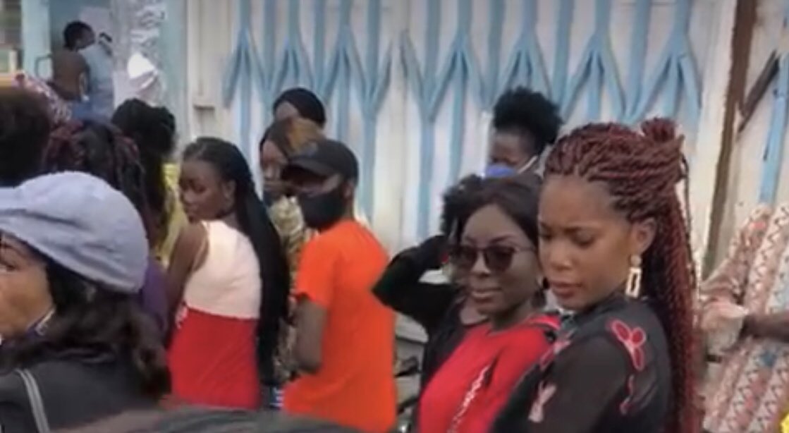 _2baba_'s tweet photo. Nobody:
Me new in Aogacademy : please do you have xender?

Everybody: https://t.co/YgHIZAQWur