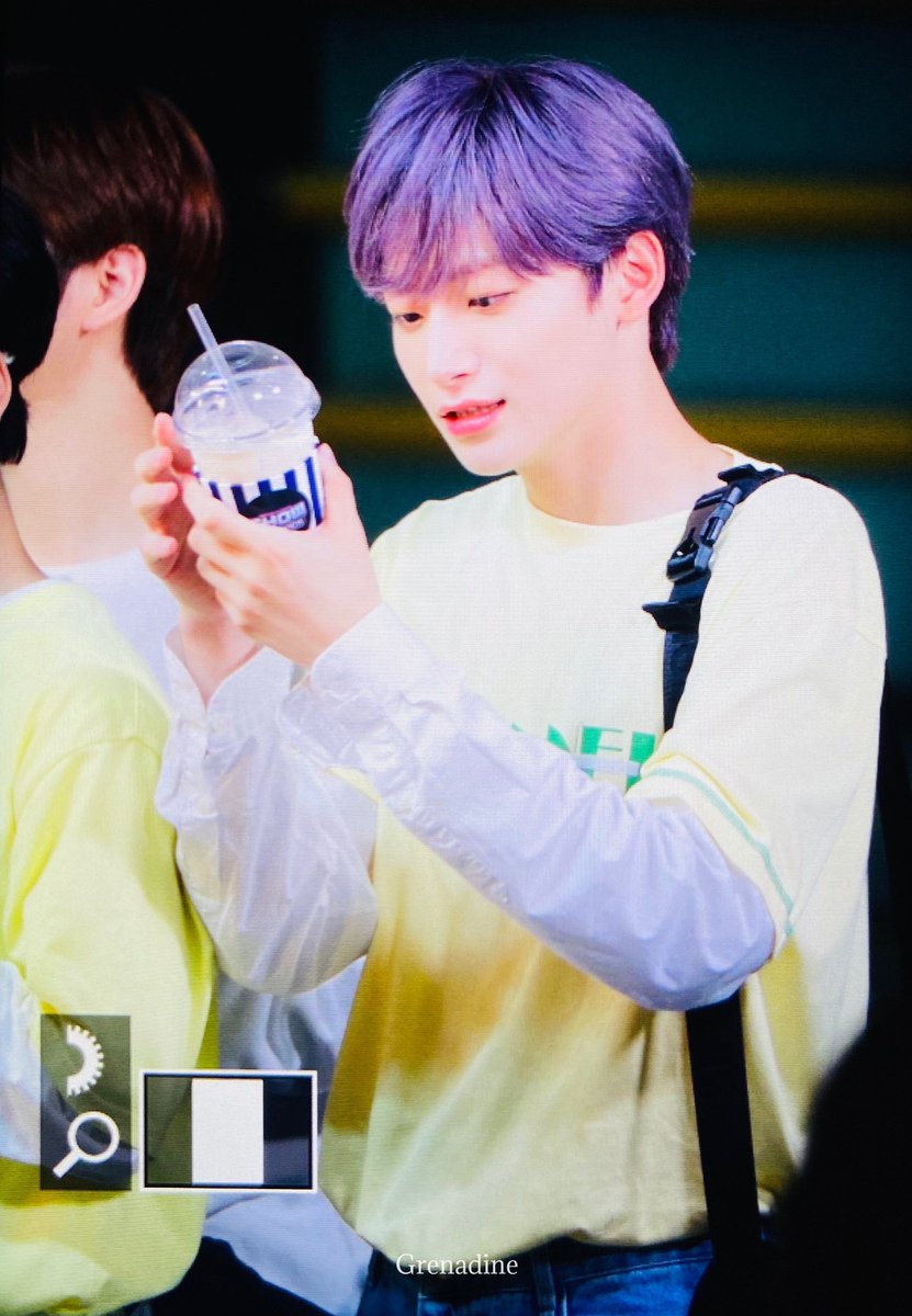 grenadine_jm's tweet photo. 200624 💜
#크래비티 #CRAVITY #구정모 #정모 https://t.co/TOeCwzw0OQ