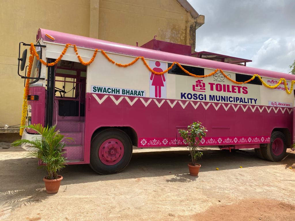 gssjodhpur's tweet photo. Mobile #SheToilets, an innovative idea taken up by Narayanpet collector Ms. Hari Chandana in Telangana is worth appreciation.

This noble initiative will not only provide convenience &amp; safety for women but also sustainability through bio-digesters fitted toilets.
#SwachhBharat https://t.co/2MmR6R09tG