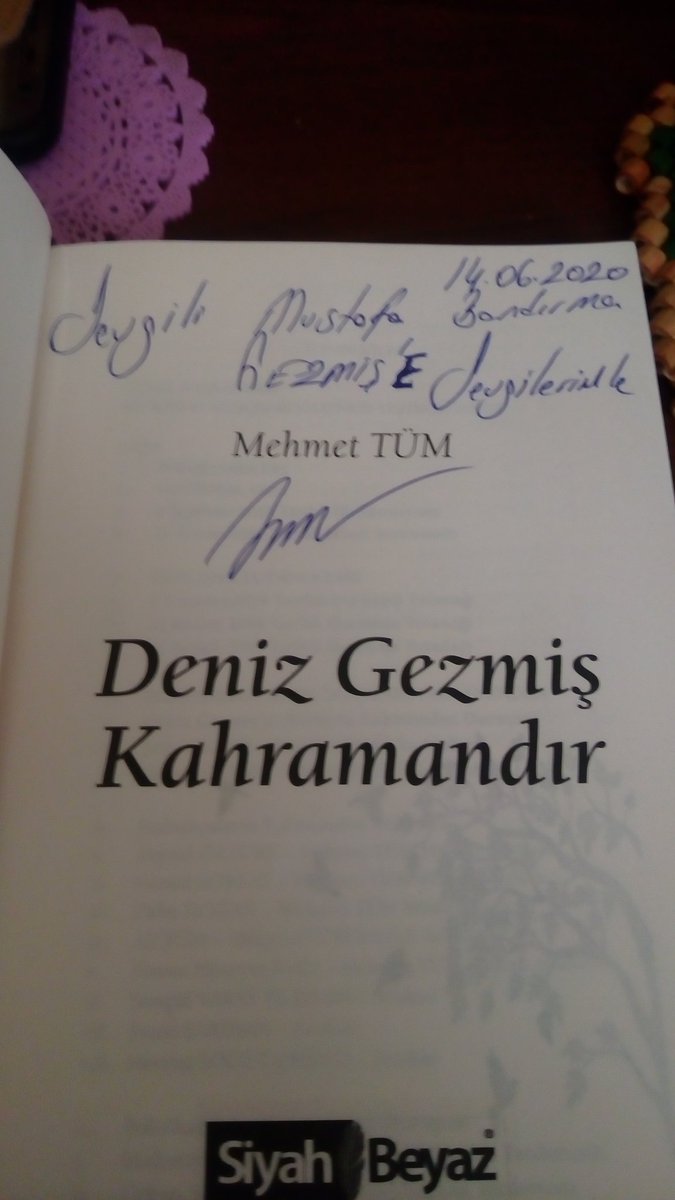 Deniz Gezmiş kahramandır dediği için yargılanıp beraat eden  sevgili vekilimiz Mehmet Tüm mahkeme sürecini kaleme aldığı kitabını imzalayıp gönderdiği için çok teşekkür ederim bizi onurlandırdı...
<a href="/mehmettumnet/">Mehmet Tüm</a> 
<a href="/denizgezmisvkf/">Deniz Gezmiş Vakfı</a> 
<a href="/tayfungezmis/">Tayfun Gezmiş</a> 
@SerayGezmis