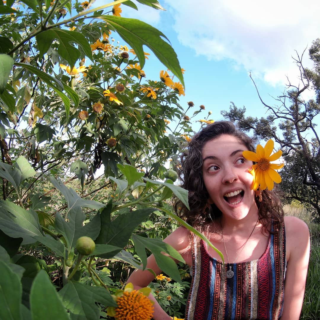 SJCAM_Official's tweet photo. Looking for adventure? Try your own garden! There's plenty to notice if you just look around.
Here, Debora Pellicano @debipellicano took an SJ8Plus selfie wearing a sunflower on the side of her head to match her mood.
#SJCAM #SJ8Plus #Brasil #Garden #Flowers #Adventure https://t.co/nbOcRJwQHo