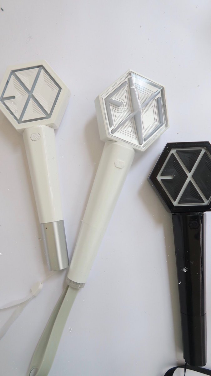 living127dream's tweet image. LIGHSTICK GIVEAWAY (38) 

giveaway 1 KPOP LIGHSTICK bebas sesuai keinginan (˵◕ ɛ ◕˵✿)

rules ♡
- my followers only
- rt &amp;amp; like
- follow me on instagram : @𝗯𝗲𝗯𝘆𝗺𝘂𝗹𝘆𝗼𝗻𝗼
- rep the lighstick you want 

present ♡
- 1 Kpop Lightstick 

note ♡
- all fandom can join