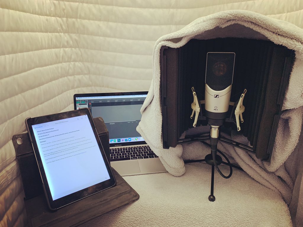 MrChrisClarkson's tweet photo. I recorded it last week in my temporary studio whilst I’m away from home in my #LockdownBubble. 📺🎙
I do hope Rob at @b_2_es appreciates my acoustic blanket sound treatment! https://t.co/Wf7fquKQ1q