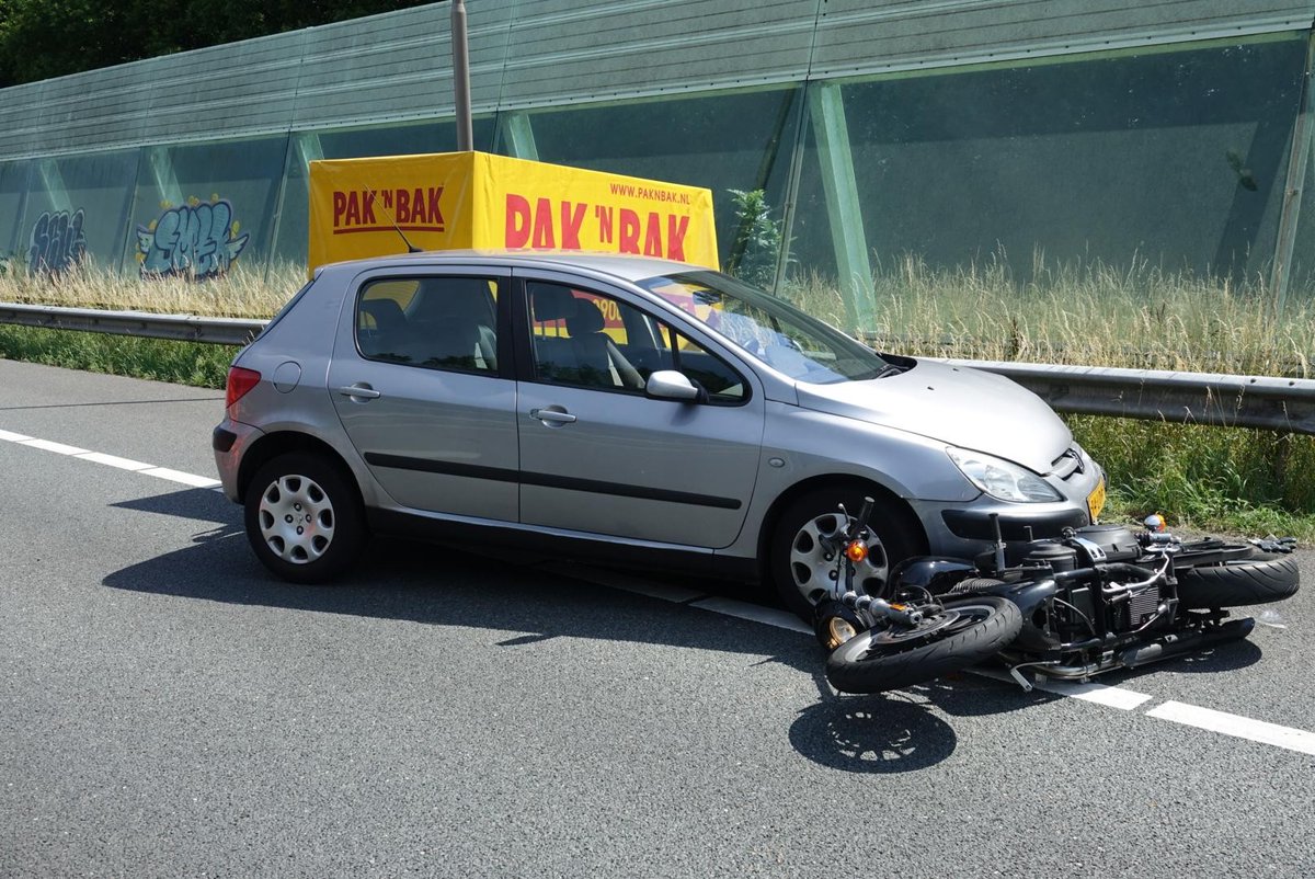 Motorrijder gewond bij ongeval met meerdere voertuigen op A7 bij Zuidoostbeemster..