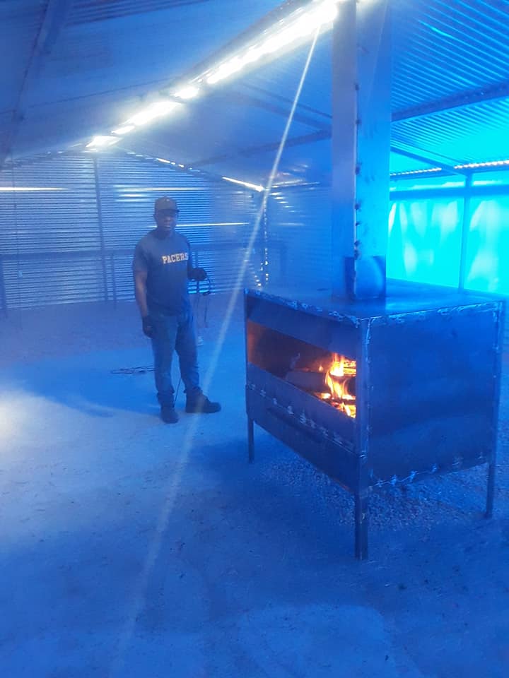 pigsforsale's tweet photo. Search for Chickens4Africa on Facebook. They manufacture chicken equipment such as industrial incubators, abattoir equipment, drum pluckers etc etc etc.
Contact Thoriso on: 064 171 1491, email: chickens4africa@gmail.com
Rustenburg based... https://t.co/GhH4zRADto