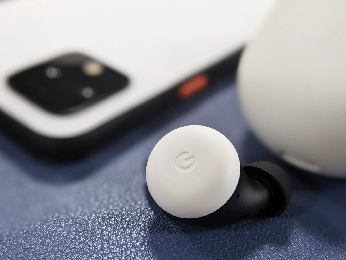 mingpeng16's tweet photo. Finally got my Google pixel buds 😍 @madebygoogle https://t.co/iKM1AHRSzQ
