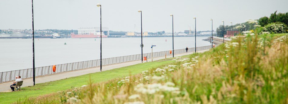 LiverpoolTIC's tweet photo. What a lovely day for a walk along #themersey you could start from the #liverbuildings via Brunswick dock all the way along Otterspool prom.
Remember social distancing and maybe some sunscreen today
It's a scorcher 🌞🌝☀️🌡
#onyourdoorstep #walks
@VisitLiverpool @CultureLPool https://t.co/8srYw1iKnI