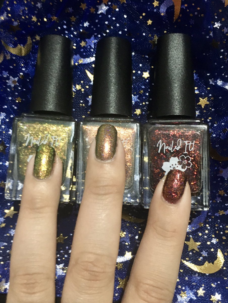 megahugdesigns's tweet photo. So tried to do some flakie holo gradients with the #Supernatural mystery bags from @nailedithawaii. This is my #Demons mani. #nailart #gradientnails #holopolish #flakiepolish https://t.co/xXEIrO8EA4