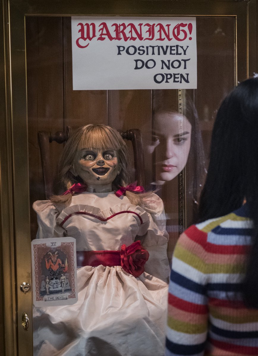 Netflix Japan ネットフリックス בטוויטר その人形に絶対に触れてはいけない 恐怖の おるすばんが いま はじまる 超常現象研究家ウォーレン夫妻の家に保管された呪いの人形アナベル 彼女の封印を解く時 恐ろしい悪霊たちが目を覚ます アナベル 死霊博物館 Netflix Japan ネットフリックス בטוויטר その人形に絶対に触れてはいけない 恐怖の おるすばんが いま はじまる 超常現象研究家ウォーレン夫妻の家に保管された呪いの人形アナベル 彼女の封印を解く時 恐ろしい悪霊たちが目を覚ます アナベル 死霊博物館