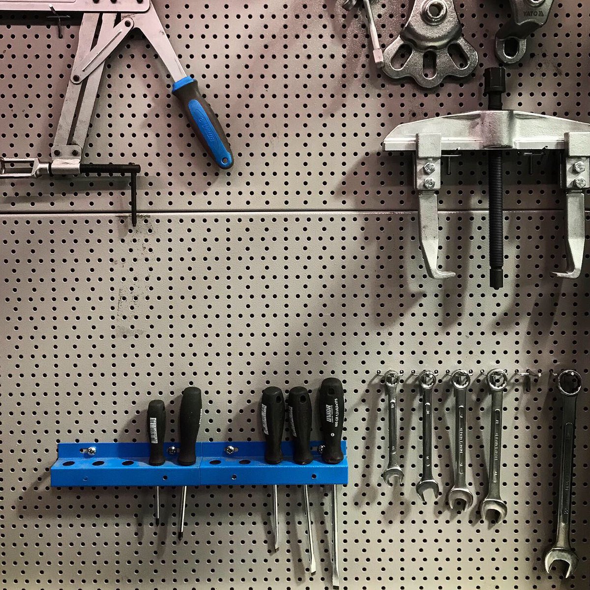 How A Car Works tweet media