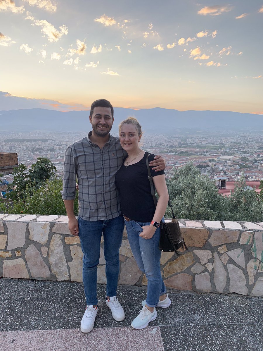 Dünyadaki en şanslı kişiyim senin gibi harika bir ablam arkadaşım herşeyim olduğun için <a href="/ozgekeless/">Özge Keleş Bayer</a> 🥰🥰#24HaziranDünyaAblalarGünü