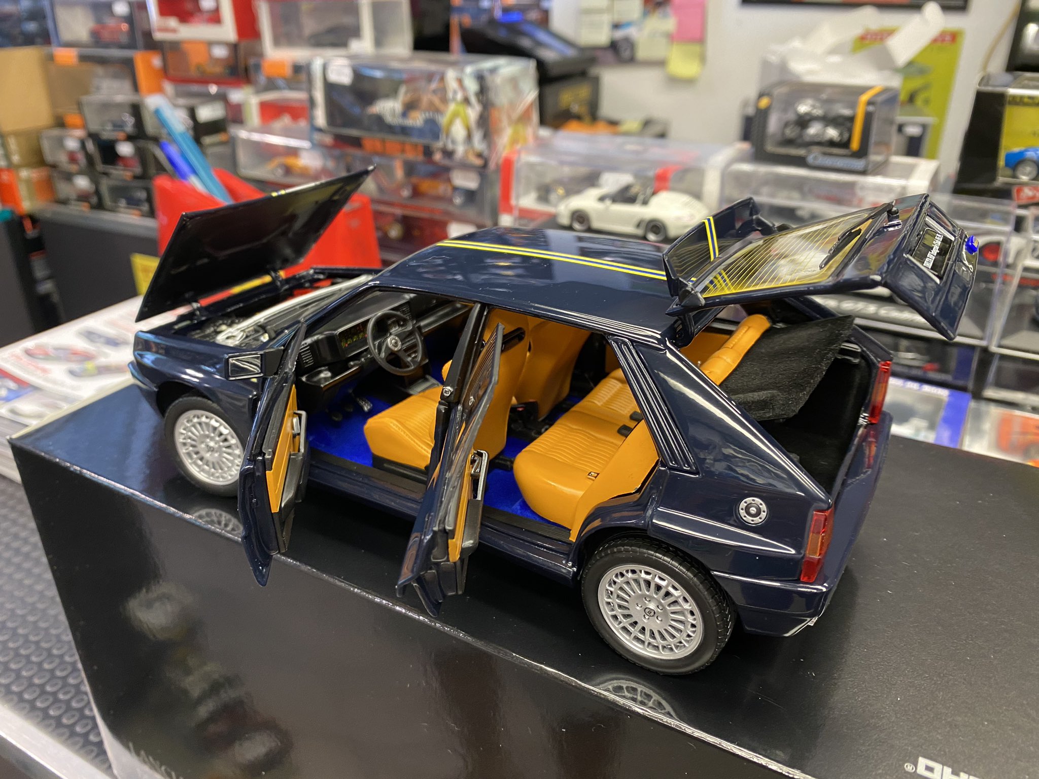Kyosho 1:18 scale Lancia Delta HF integrale 