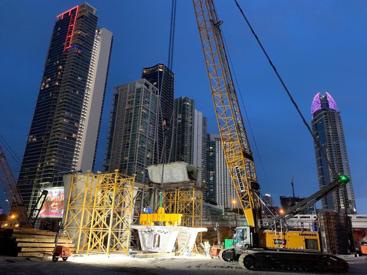 thebiggreenw's tweet photo. Precast segment erection under the #Miami lights. #ConnectingMiami #SignatureBridge https://t.co/p14HAiP76o