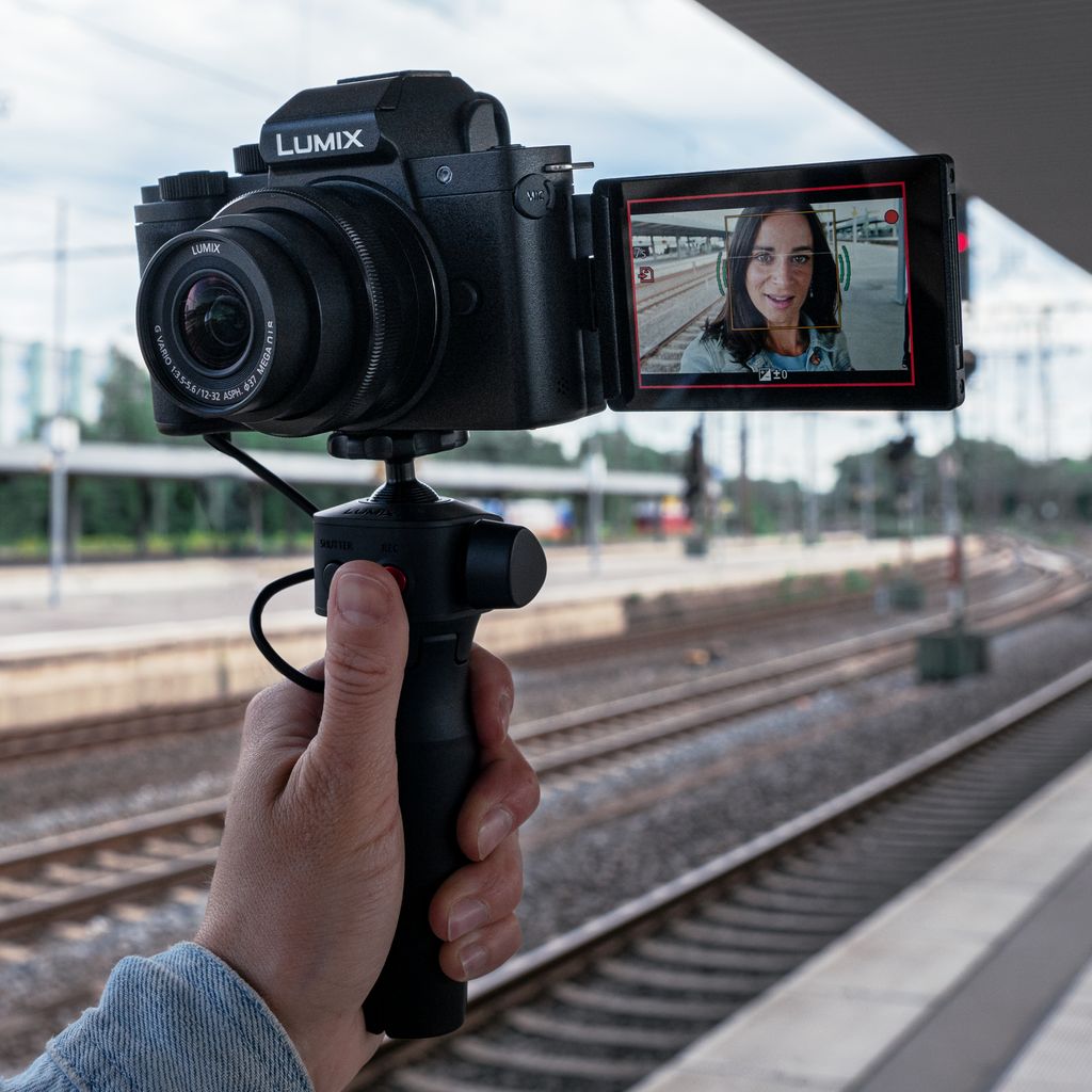 Castlecameras's tweet photo. New from Panasonic! Join the vlogging revolution with the new @LumixUK G100, available July, order now to get a FREE shooting grip worth £90 by redemption: https://t.co/WWH54AFYcs #g100 #lumix #panasonic #vlogging #vlog #cameraforvlogging #youtubercamera #youtubecamera https://t.co/z9qzVg9uju